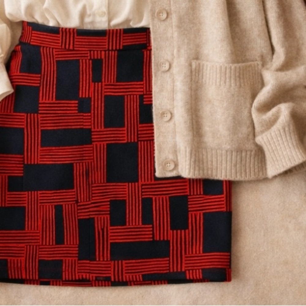 LuLaRoe Red and Black Patterned Skirt